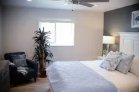 Bahama Villa - Minutes to Venice Beaches-ping-pong-pickle ball court-game room