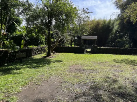Tropical Romance... Lush Gardens.... in Heavenly Hana, Maui โรงแรมใกล้Hamoa Beach