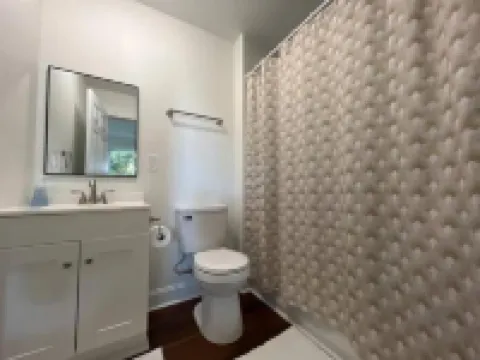 Stylish 1BR with full kitchen