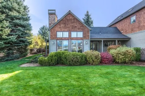 View stunning sunsets and enjoy cozy comfort steps from the heart of Sisters.