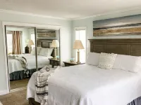 Oceanfront 3-BR boardwalk condo w indoor pool! - Private Pools