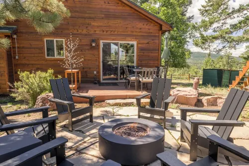 Purple Mountain Chalet - Hot Tub! - Views! - Playground! - Gameroom!