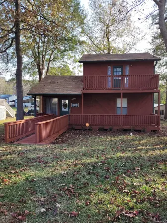 Modern meets Rustic Cabin on the Lake
