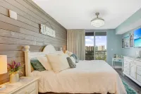 Spacious Condo @ Excellent Location with Private Beach and Amazing Pools!