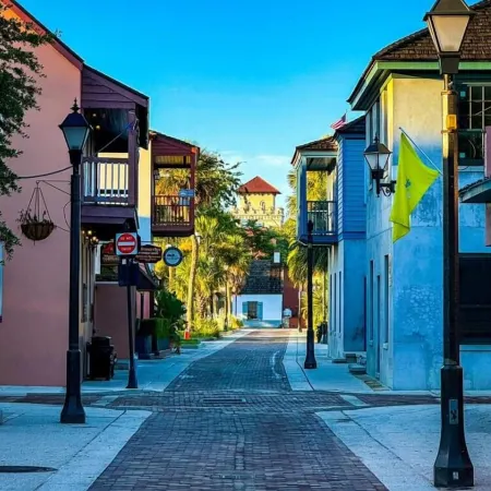 STEPS TO THE BEACH and POOL Oceanfront QUIET complex Lola’sLanding!!