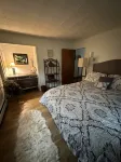 Cozy Roscoe Lakefront Cabin
