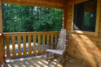 Maple Leaf Charming Log Cabin in the Woods Upgraded with Fiber Optic Internet