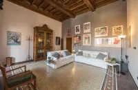 CAMBIONI ROOMS DOWNTOWN APARTMENT cin.IT00005C2SW6NAP8 - Alojamientos