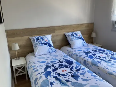 Beautiful sea view apartment 300 m from the beach