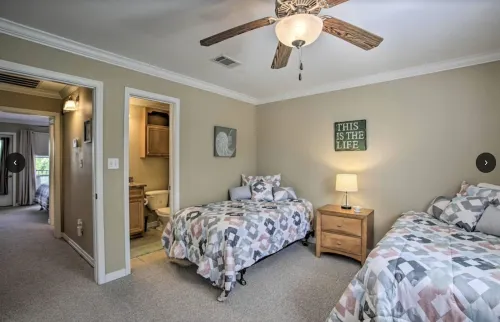 Relaxing Beach Condo with a Pool