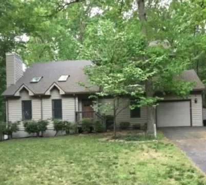 Centrally located retreat in Massanutten Resort. Hot tub and game room!