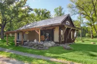 Cabin In the Finger Lakes near the Seneca Lake Wine Trail and Watkins Glen