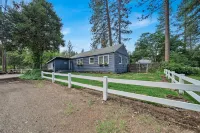 Burney Falls Bungalow - Comfy Atmosphere - Great Location!