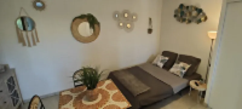 Studio à 150 m de la Plage D'agosta et des Commerces Hotels in Albitreccia