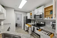 Bright 3Br by  Uga, Near DT and Georgia Museum of Art, Urban Oasis