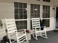 Hot tub, fire pit, great outdoor space, by Coler bike trails, Bentonville Square