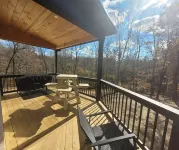 A fairytale like Cottage tucked in the woods: hot tub/wi-fi/game room/firepit!