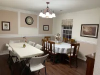 Country Charm! Billiards and Ping Pong Table & Sunroom, Spacious & Sleeps 14!