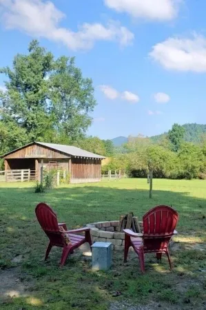 The CABIN on CULVER CHRISTMAS TREE FARM