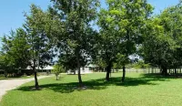 Lookout Guest House: One Bedroom Country Living