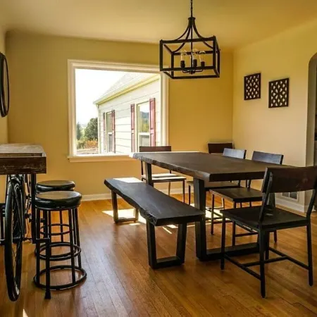 Lux family retreat, hot tub, specular views. Spacious home on the golf course.