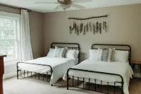 Whole home on 5 acres. Minutes from vineyards, SNP, and CHO airport. 30 min UVA