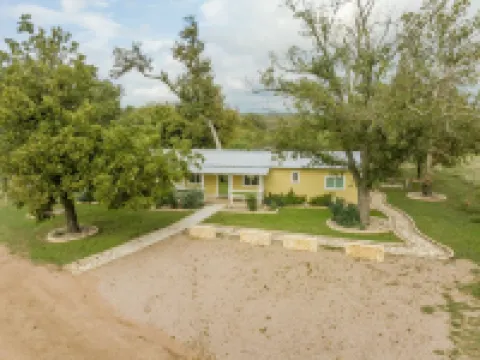 Fire pit and close access to hiking trails.