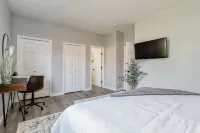 Modern WW Valley Retreat- EV Charger, BBQ, Near Wwu & Wineries, Large Backyard