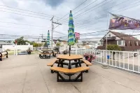 COZY ONE BEDROOM CONDO WITH POOL!  BEACH, RESTAURANTS, BOARDS. NO CLEANING FEE Hotels near Holy Trinity Lutheran Church