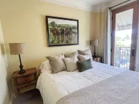Beautifully Decorated Townhouse 2 Blks From Square
