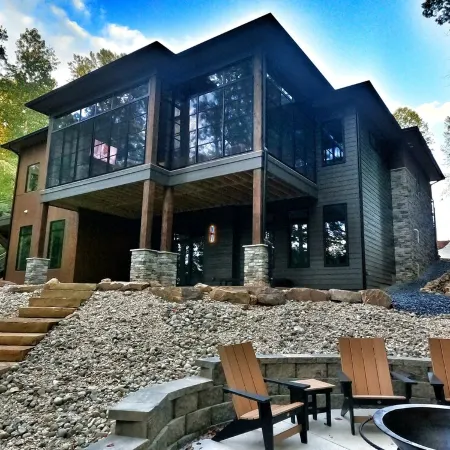 Spacious 5-Bed Lake Keowee Retreat – Only 15 Mins from Clemson!