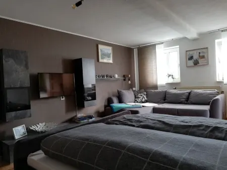 Ferienwohnung Isis - Am Tor zum Thüringer Wald Отели в г. Зоннеберг