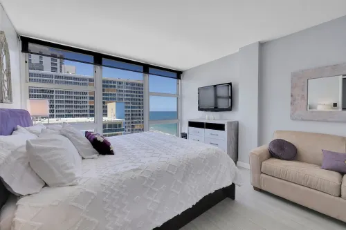 Beachfront 2-bedroom condo directly on  the beach -last minute special rates