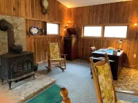Closest Cabin to Old Rag & Steps to White Oak Canyon; 2 ponds w/ private creek Hotels in Robertson