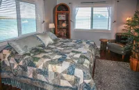 Seafarer's Beach House Beach Front Property, Amazing Views!