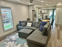 Cheerful 3-bedroom home w/free parking on premises Hotels in Oakley