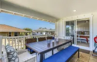 Beautiful! Light & Airy Top Floor Condo! 3 Bed, 3 Bath + Lanai. Pool and Jacuzzi