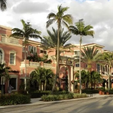 Beautiful Relaxing, Waterside Views! Walking Distance, Elevator,Garage, Pool&Spa