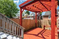 Sophia's Garden Chalet-Quality/4BR/2B/3Car-P/HVAC/WIFI/WalkZ/College/Kid/UP to 8
