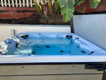 Gorgeous la Jolla, Walk to Beach & Kayaking, Dog Friendly, Hot Tub, Fire Pit Отели рядом с достопримечательностью «Библиотека Гейзел»