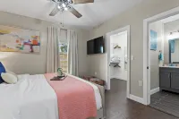 NEW Gulfport Home - w/Pool, Near beach-casino-waterpark-lynnmeadows