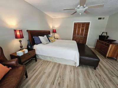 The Goode House - Spacious 5BR Home in Historic Southside, Walk to Kyle Field!!! Hotels near George H.W. Bush Presidential Library and Museum