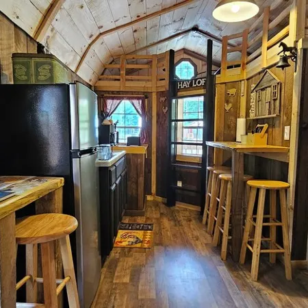 1 BR/1BR Lofted Cabin West Virginia Hatfield McCoy ATV Trails