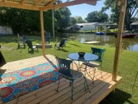 Summer Adventures on the Lake! Bring your boat Hotel in zona Ferran Park and Esutis Lake Walk