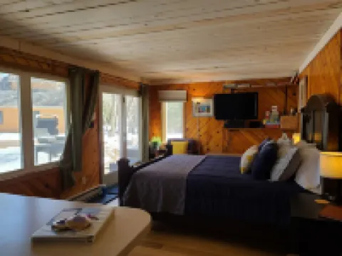 Studio Apartment on the St. Louis River