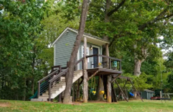 Mountain Veiws, Hot Tub,Treehouse,Gameroom, Child Playroom, Pet Friendly