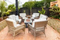 Historic Spanish Home - Walk to the Beach, Restaurants and Shopping!