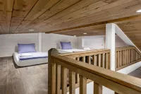 Waterfront Luxury Tiny Home 360 North on Wilson Lake Close to Robert Trent Jones