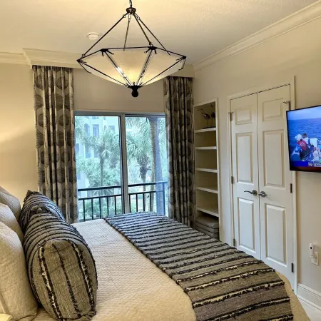 Second Wind-2/2 Where Luxury Meets Relaxation on the Beach w/Htd Pool & GolfCart