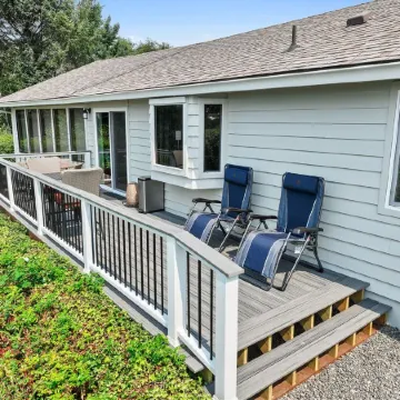 Easy Beach Access, Spacious Decks & Striking Ocean Views - Harris Beach Overlook
